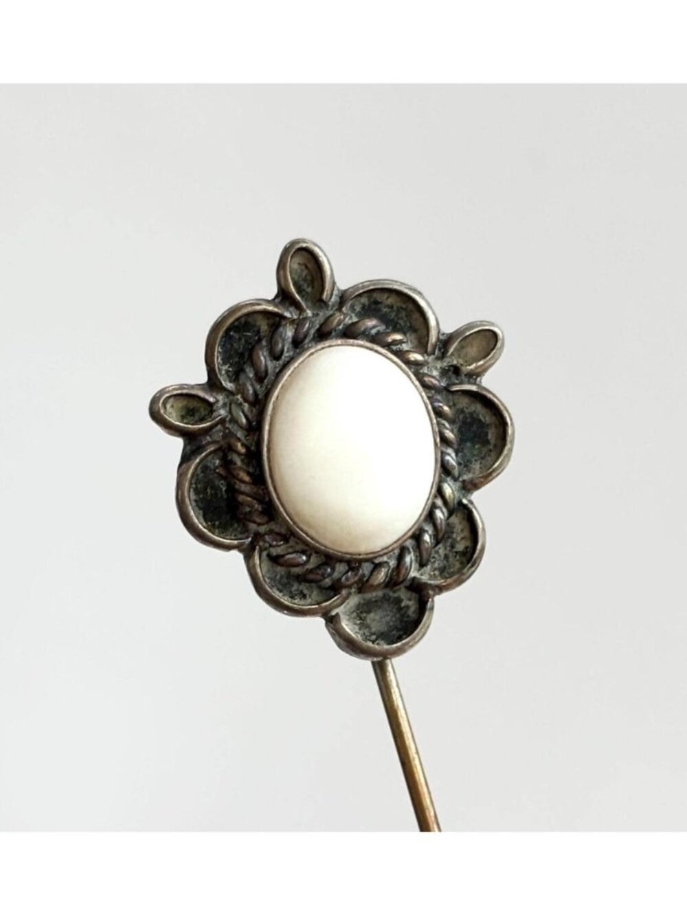 Mother of Pearl Scalloped Silver Toned Enameled Vintage Oval Shaped Stick Pin